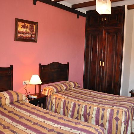 Apartamentos El Mirador Del Soto Sotoserrano الغرفة الصورة