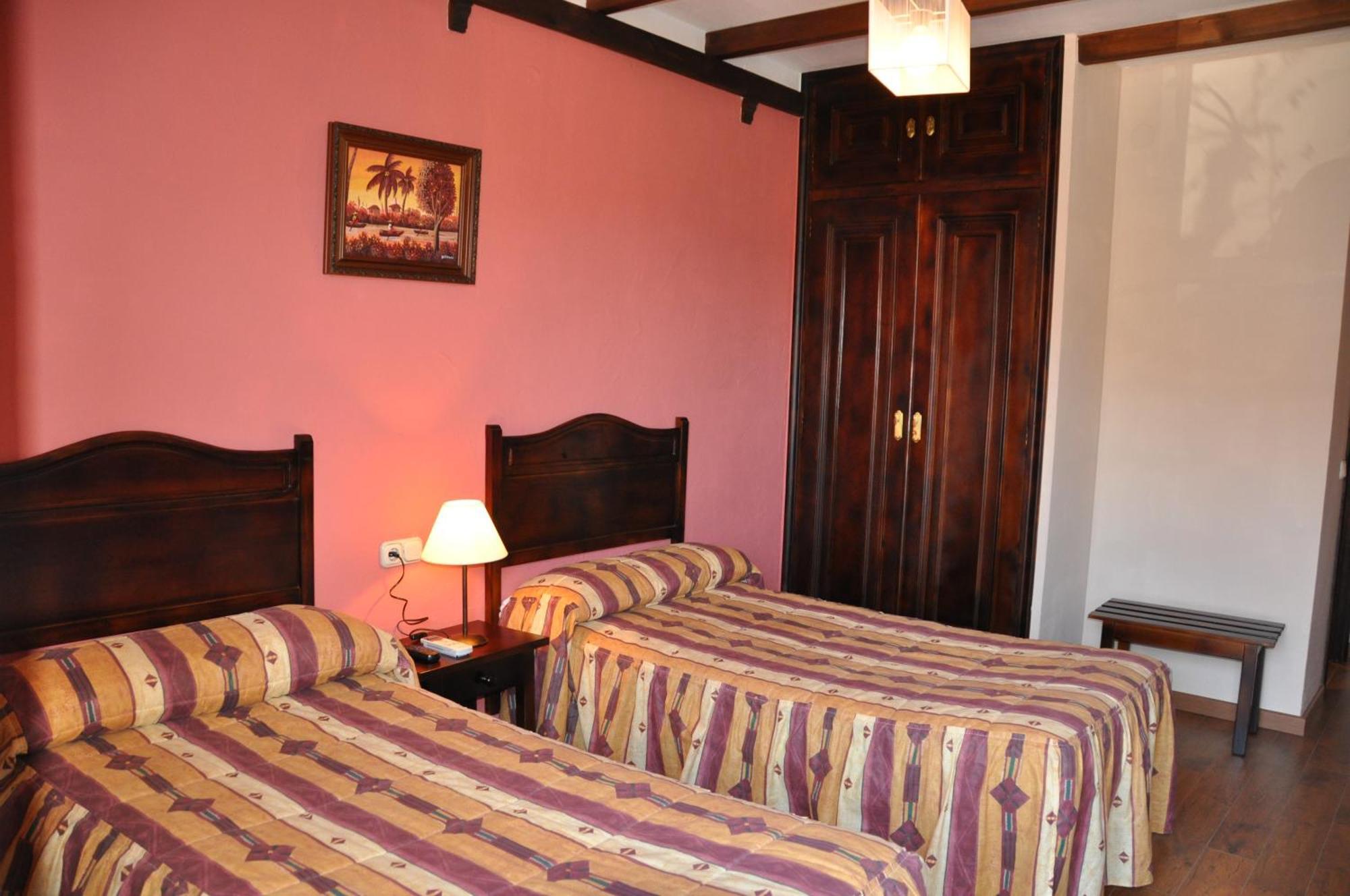 Apartamentos El Mirador Del Soto Sotoserrano الغرفة الصورة