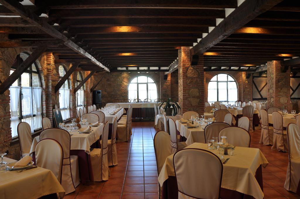 Apartamentos El Mirador Del Soto Sotoserrano المظهر الخارجي الصورة
