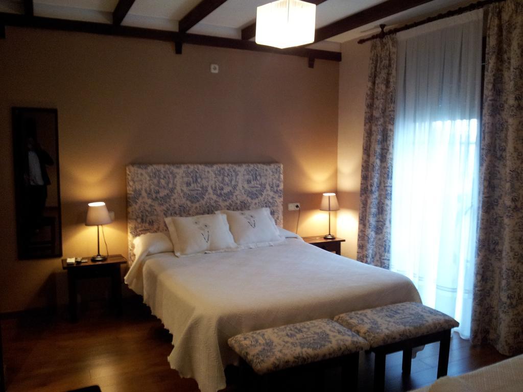 Apartamentos El Mirador Del Soto Sotoserrano المظهر الخارجي الصورة