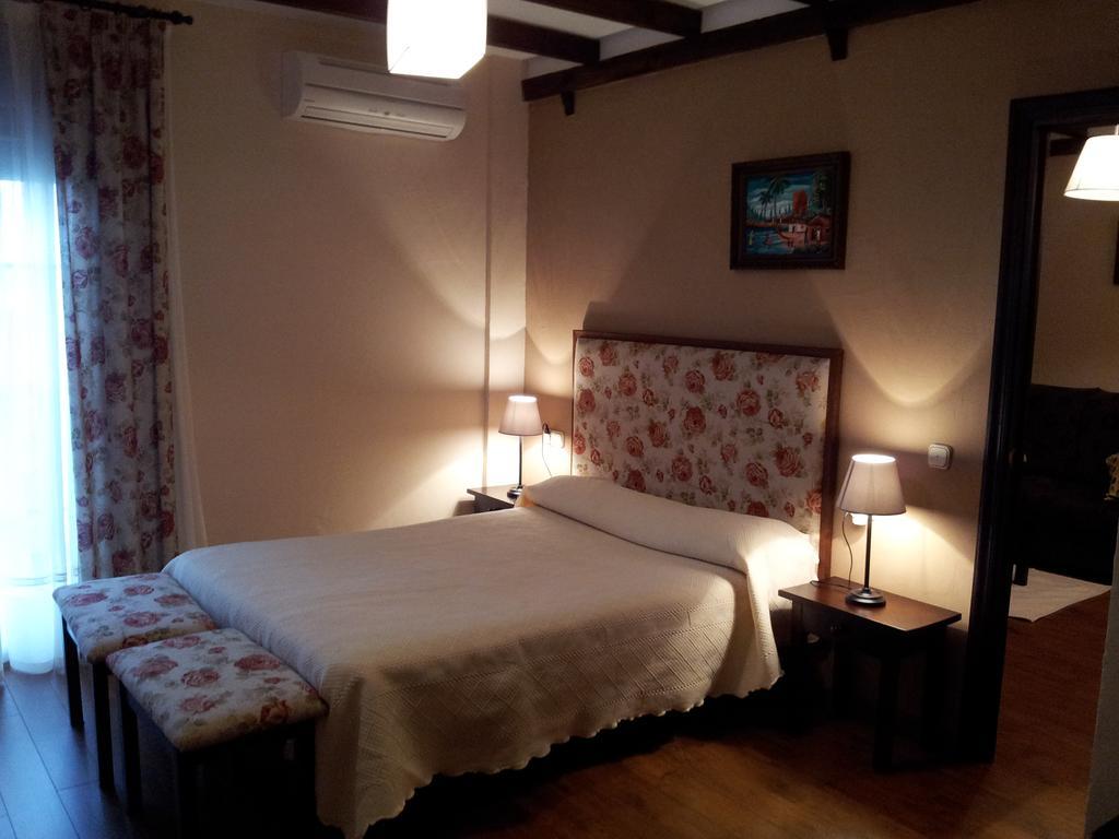Apartamentos El Mirador Del Soto Sotoserrano المظهر الخارجي الصورة