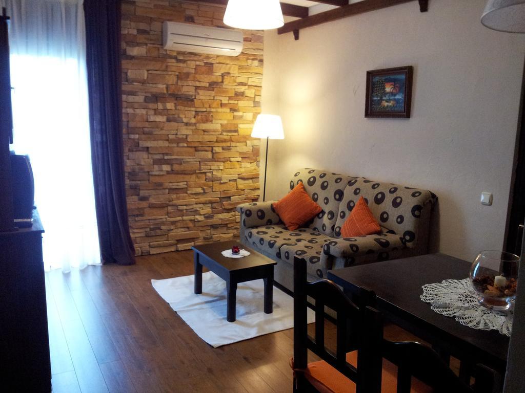 Apartamentos El Mirador Del Soto Sotoserrano المظهر الخارجي الصورة