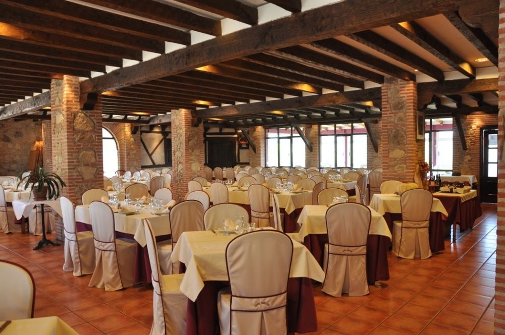 Apartamentos El Mirador Del Soto Sotoserrano المظهر الخارجي الصورة